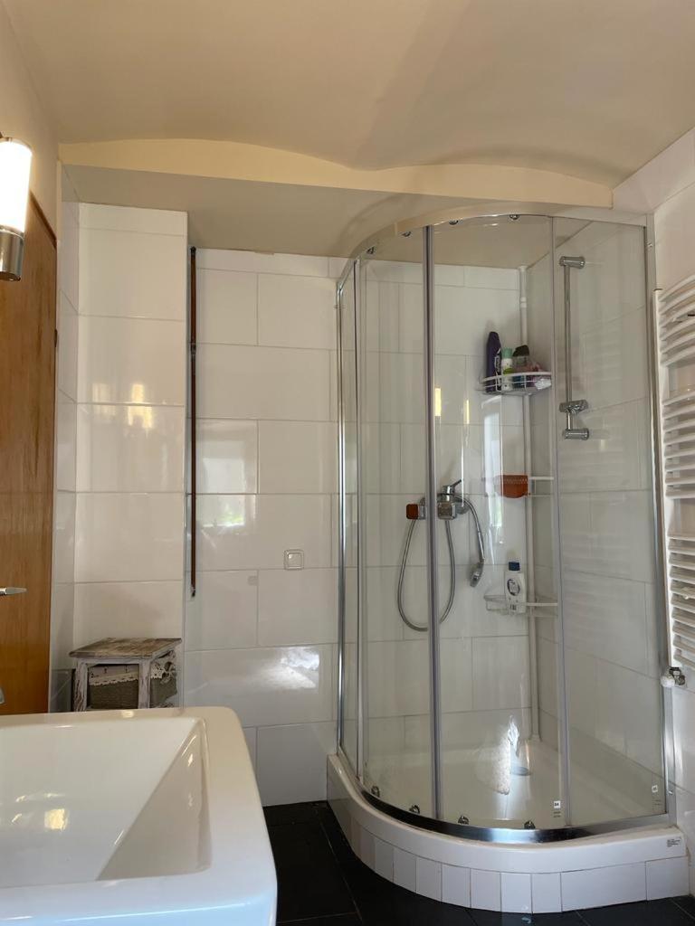 Gaestehaus Linden -Zweibettzimmer מראה חיצוני תמונה